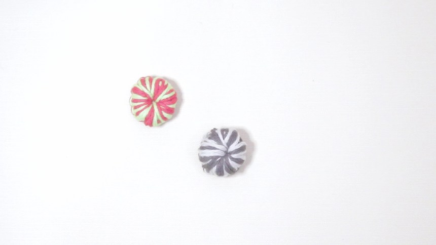2 Tone Color Yarn Button